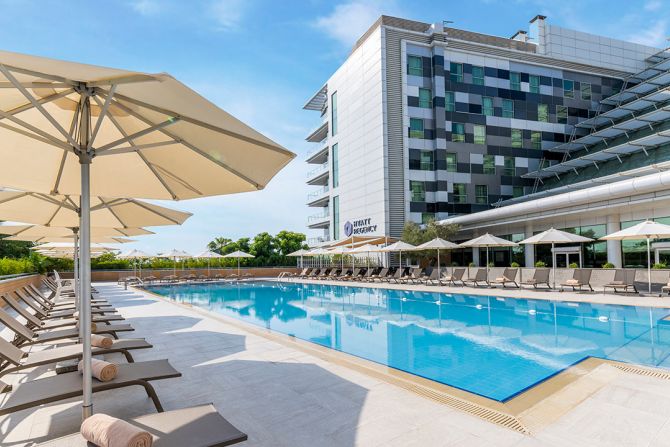 Holiday Villa Hotel & Residence