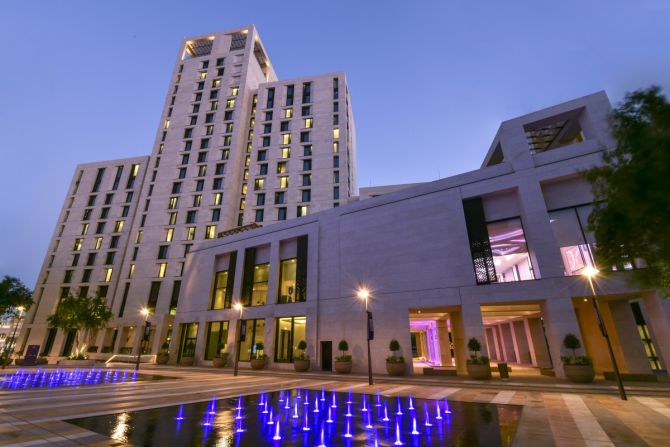 Holiday Villa Hotel & Residence