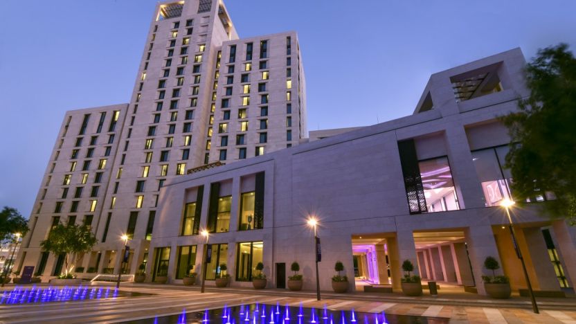 Holiday Villa Hotel & Residence